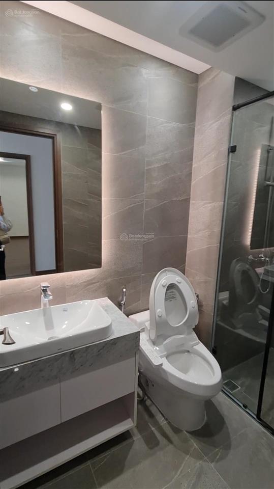 Hot! căn 3 ngủ góc dt 145m2 tầng đẹp view hồ đồ cơ bản cho thuê giá tốt 27tr/tháng