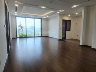Hot! căn 3 ngủ góc dt 140m2 tầng đẹp view hồ đồ cơ bản cho thuê giá tốt 25tr/tháng