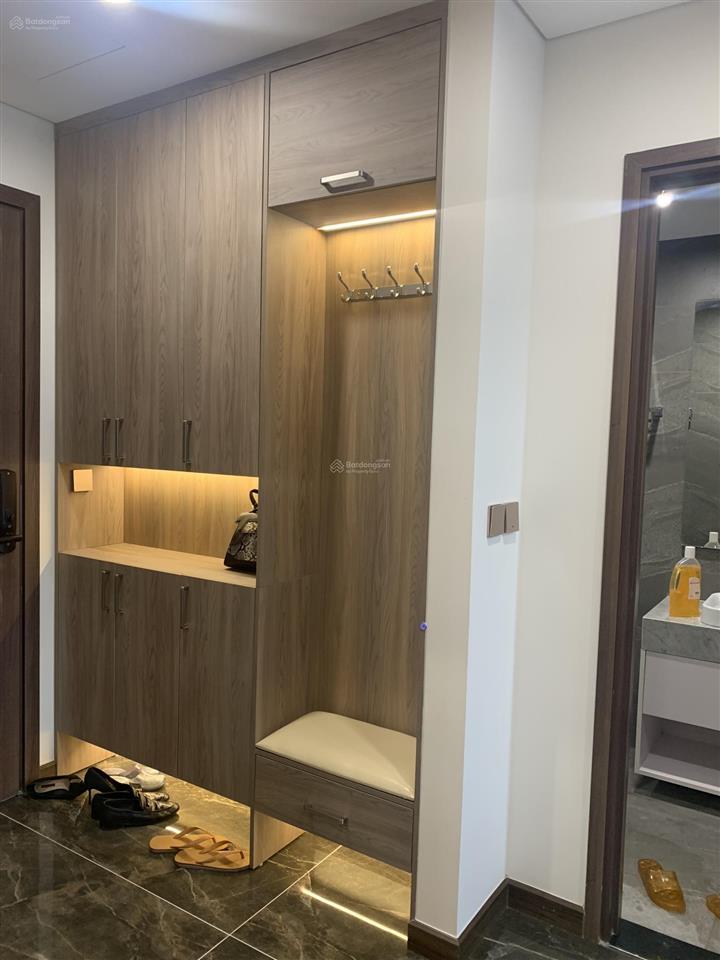 Hot! cho thuê nhanh căn 2 ngủ full nt đẹp view hồ giá tốt 24 triệu /tháng dự án 93 láng hạ
