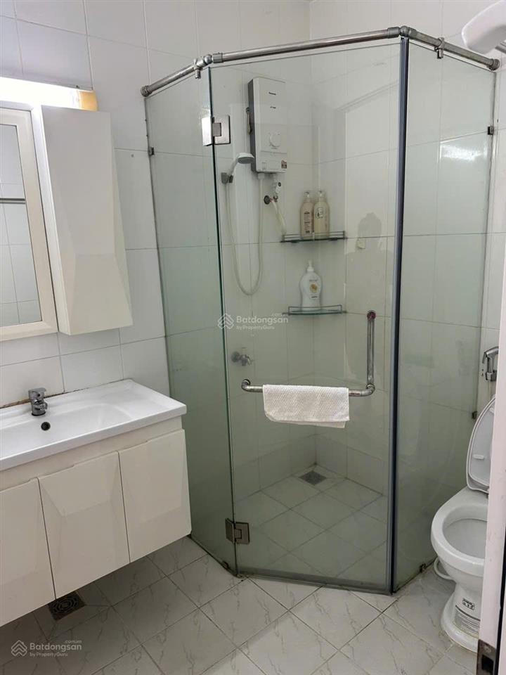 Chung cư khuông việt giáp đầm sen có sổ hồng 68m2, 2 phòng ngủ cần bán gấp