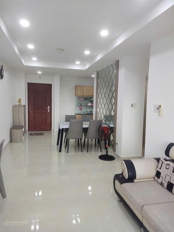 Cần bán chung cư oriental plaza có sổ hồng cần bán giá rẻ, 78m2, 2 phòng ngủ đường âu cơ