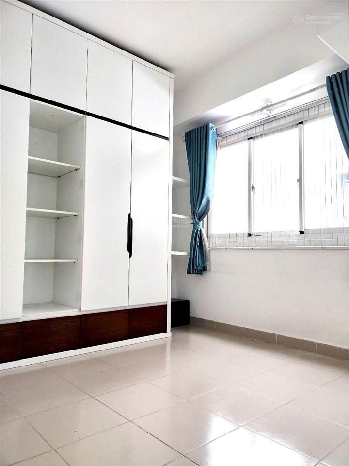 Cần bán chung cư quang thái gần đầm sen có sổ sẵn, 2 phòng ngủ.  0933 002 ***