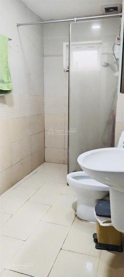 Cần bán chung cư oriental plaza có sổ sẵn, 2 phòng ngủ quận tân phú đường âu cơ