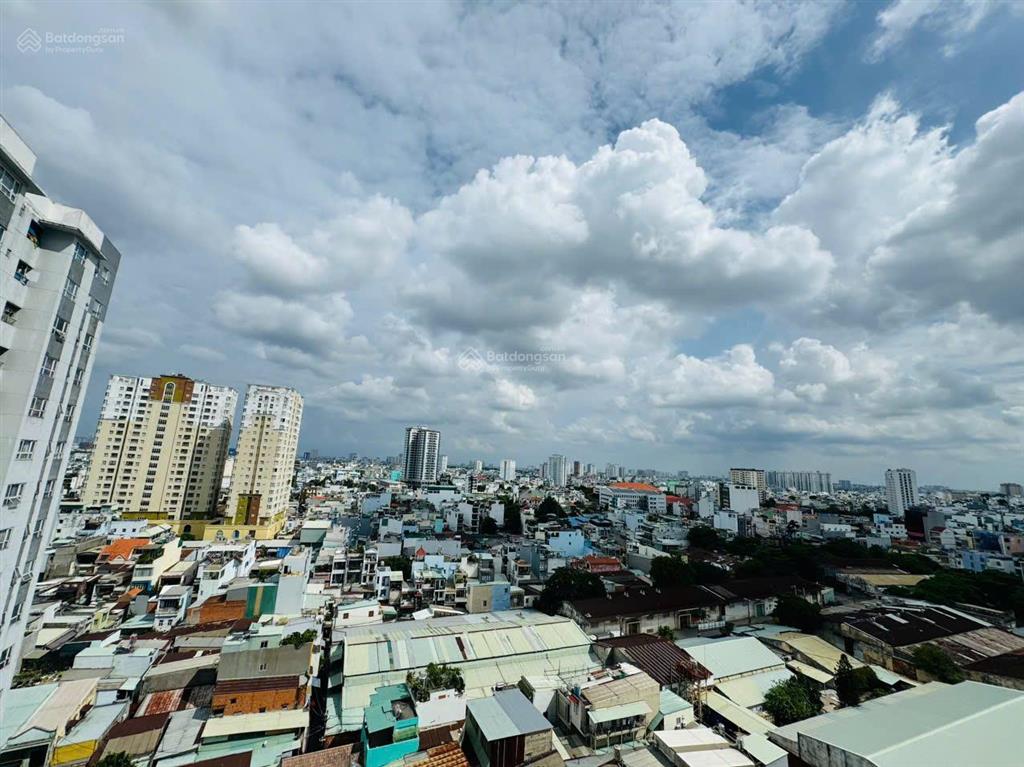 Cần bán chung cư oriental plaza có sổ sẵn, 2 phòng ngủ quận tân phú đường âu cơ