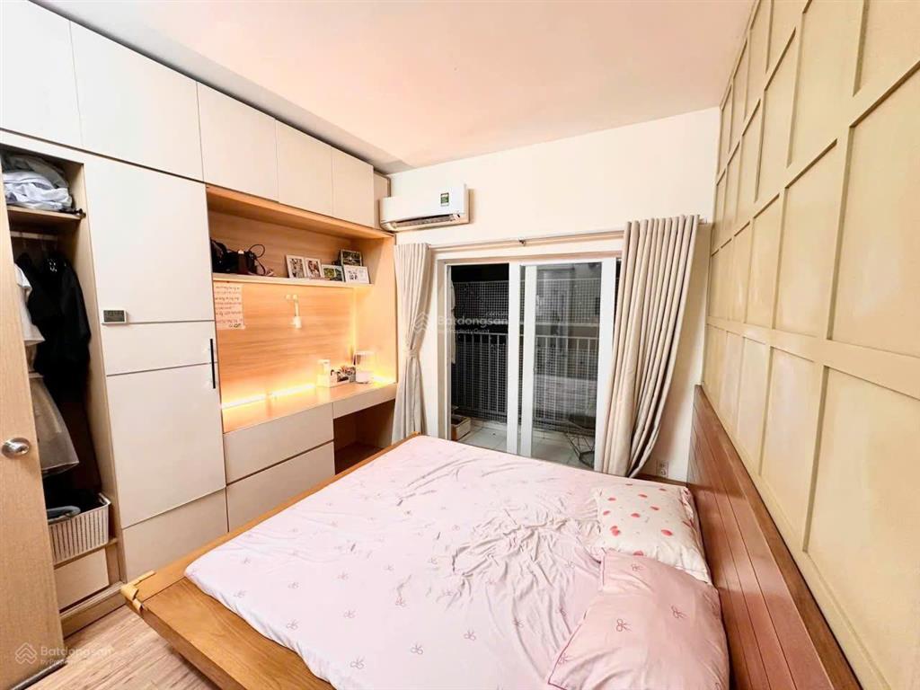 Chung cư hoàng kim thế gia 2 phòng ngủ 66m2 có sổ hồng sẵn cần bán