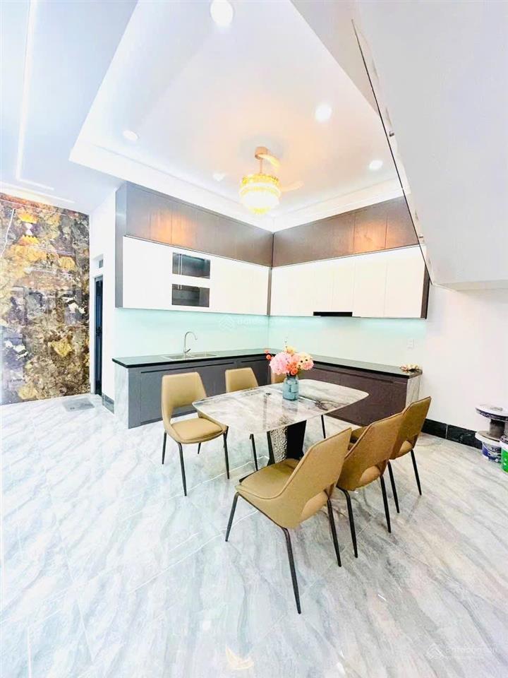 Nhà phố 1 trệt 2 lầu hoàn công. nội thất hiện đại
