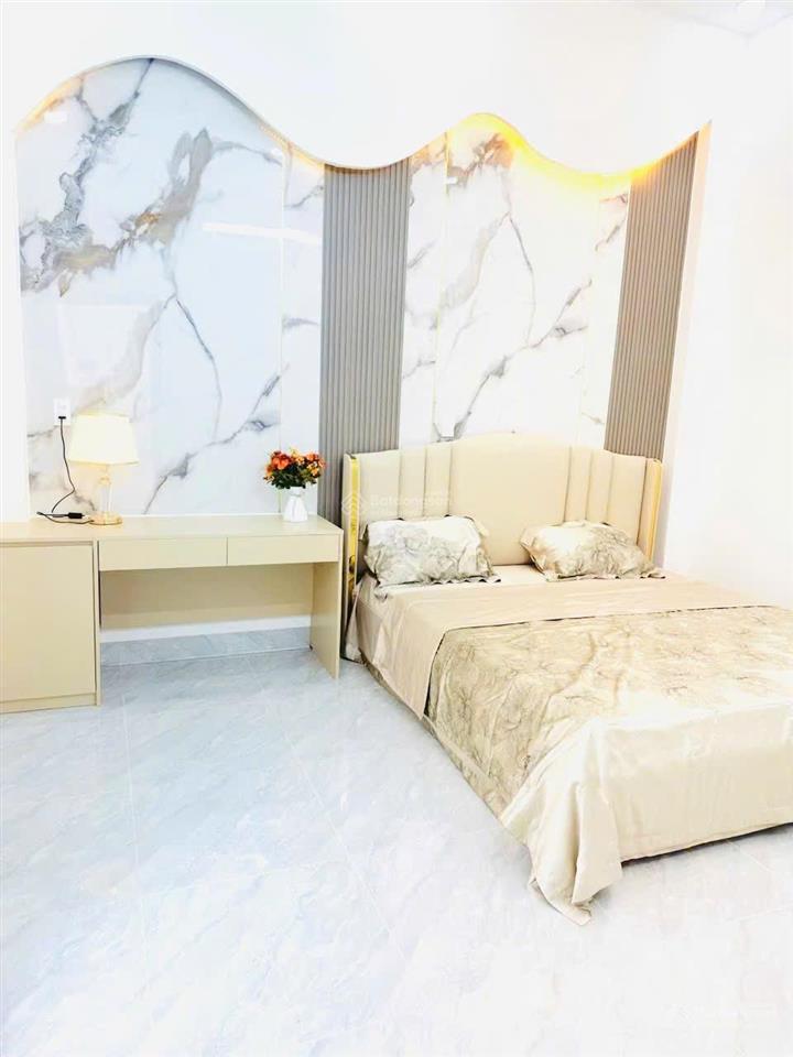 Nhà phố 1 trệt 2 lầu hoàn công. nội thất hiện đại