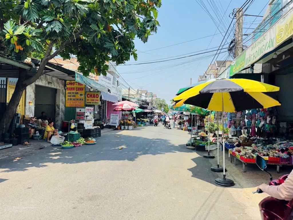 Mặt tiền kinh doanh chợ trại bò. phường long bình. dt 200m2