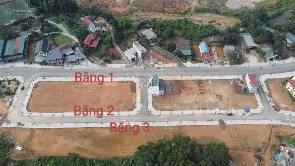 Bán băng 1 đất đấu giá vực câu dt 90m2 trục kinh doanh buôn bán giá chỉ 3,x tỷ