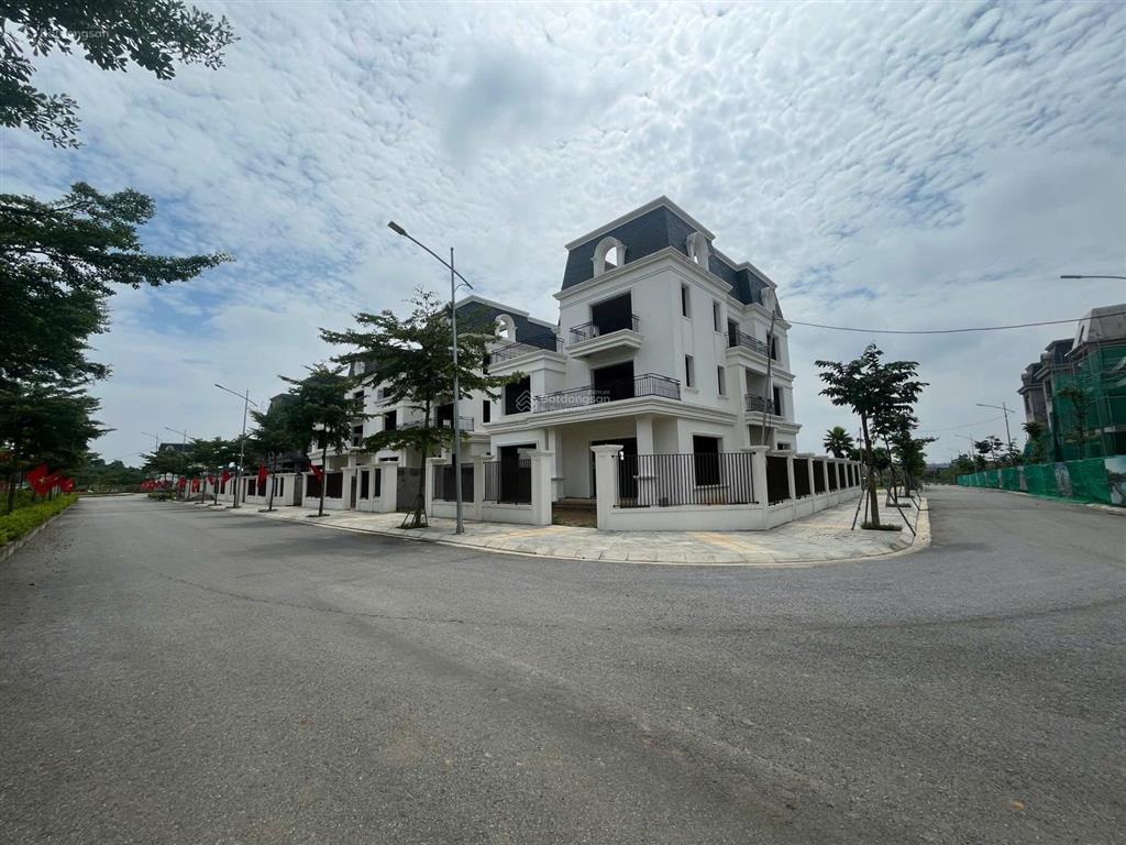 Bán biệt thự mặt hồ khu đô thị cẩm khê central park 225m2 giá 5,540 tỷ dãy đẹp  0942 974 ***
