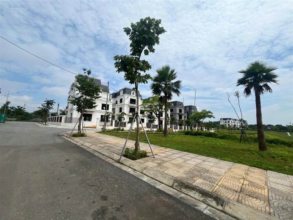 Bán biệt thự mặt hồ khu đô thị cẩm khê central park 225m2 giá 5,540 tỷ dãy đẹp  0942 974 ***