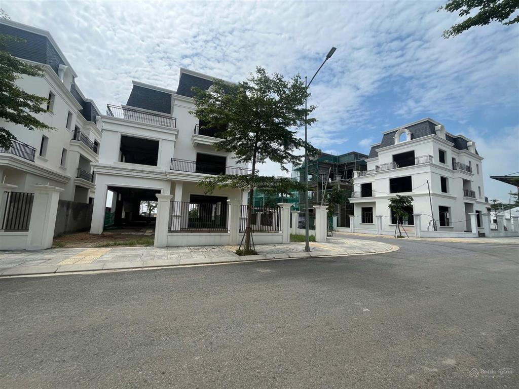 Bán biệt thự mặt hồ khu đô thị cẩm khê central park 225m2 giá 5,540 tỷ dãy đẹp  0942 974 ***