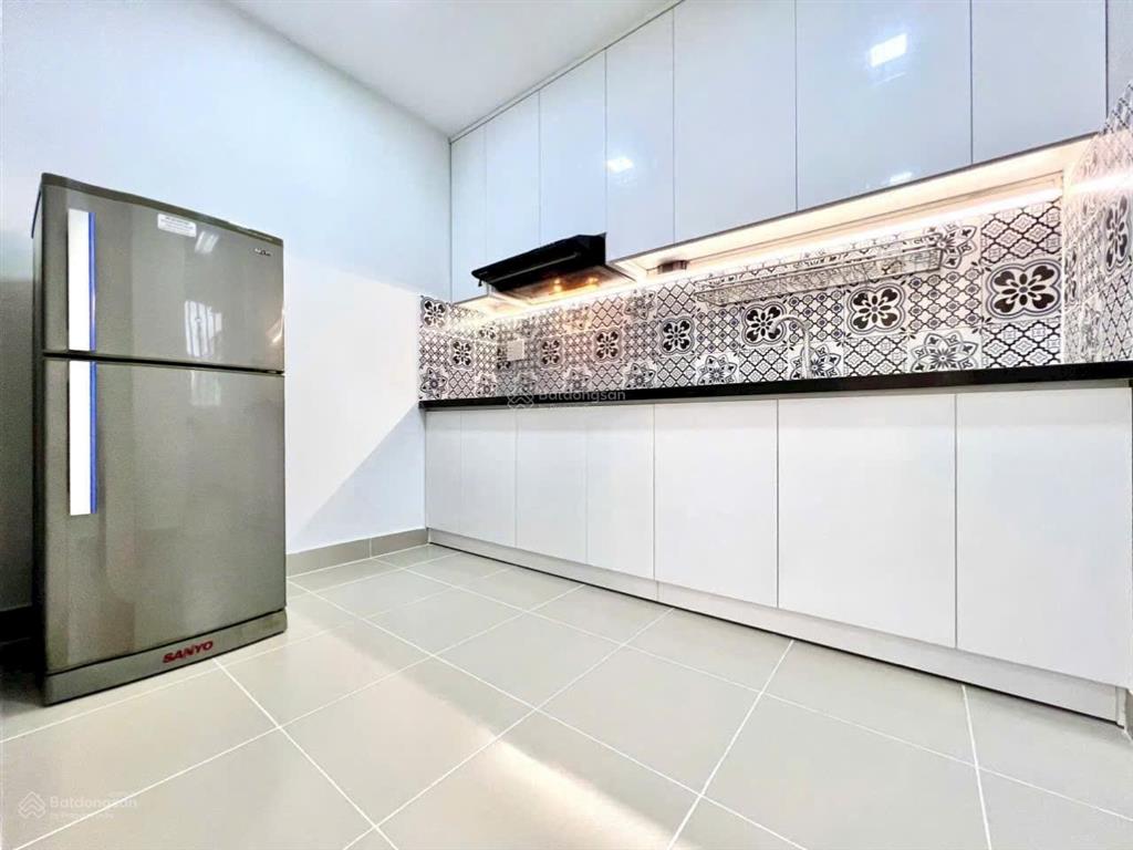 Chung cư âu cơ tower quận tân phú, 2 phòng ngủ sổ hồng sẵn cần bán