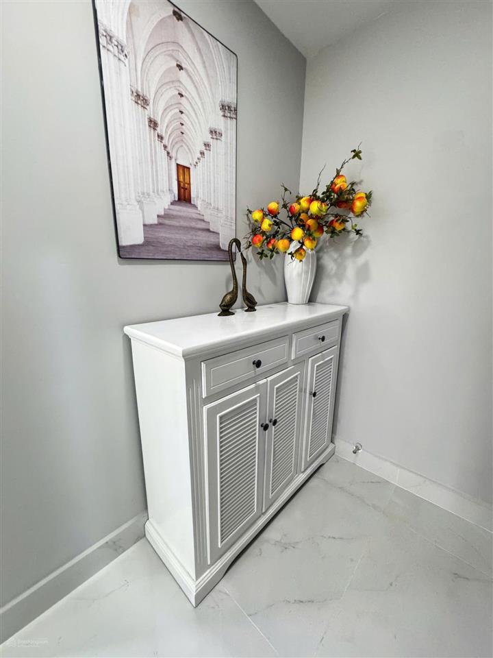Chung cư hoàng kim thế gia, 83m2 có sổ hồng sẵn, 3 phòng ngủ cần bán