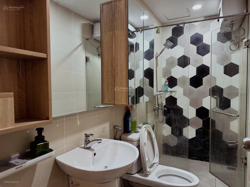 Chung cư khuông việt sổ hồng sẵn, 2 phòng ngủ kế bên công viên đầm sen, 68m2 cần bán