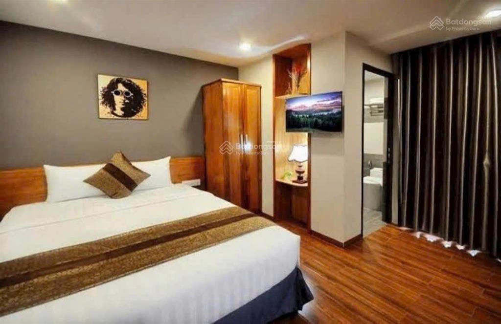 Bán khách sạn đường lê lợi trung tâm phố biển nha trang