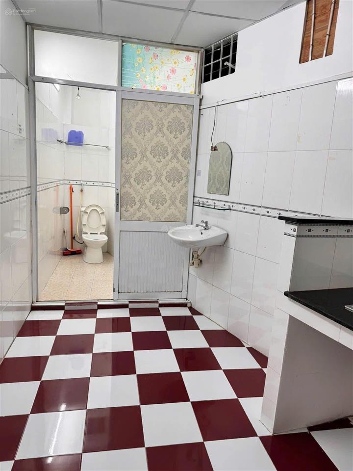 Cho thuê nhà cấp 4 nguyên căn đầu hẻm ô tô 143 nguyễn du, gò vấp