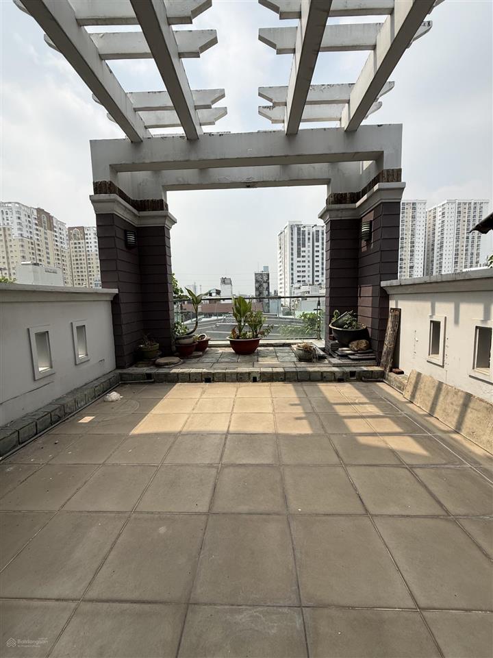 Nhà mt bàu cát 9 tân bình, 4x16m, 5 tầng, giá 20.5tr/tháng