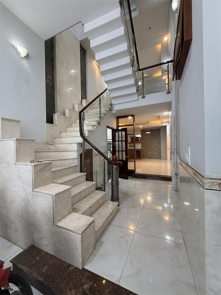 Nhà mt bàu cát 9 tân bình, 4x16m, 5 tầng, giá 20.5tr/tháng