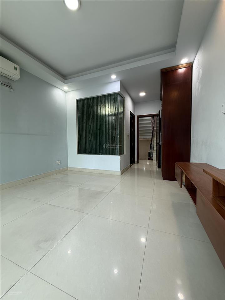 Nhà mt bàu cát 9 tân bình, 4x16m, 5 tầng, giá 20.5tr/tháng