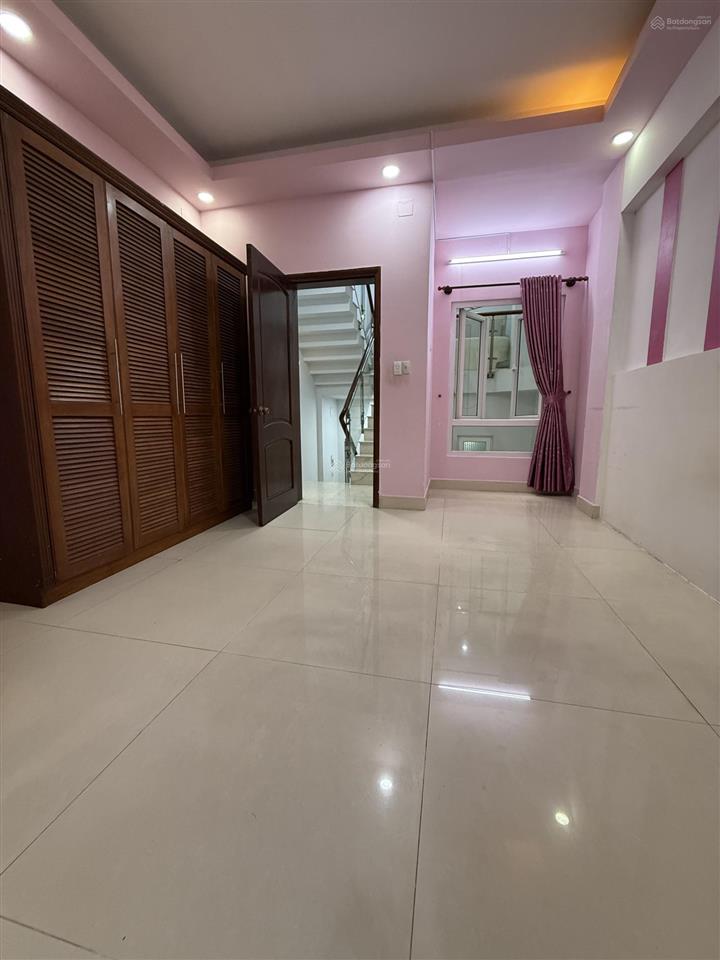 Nhà mt bàu cát 9 tân bình, 4x16m, 5 tầng, giá 20.5tr/tháng