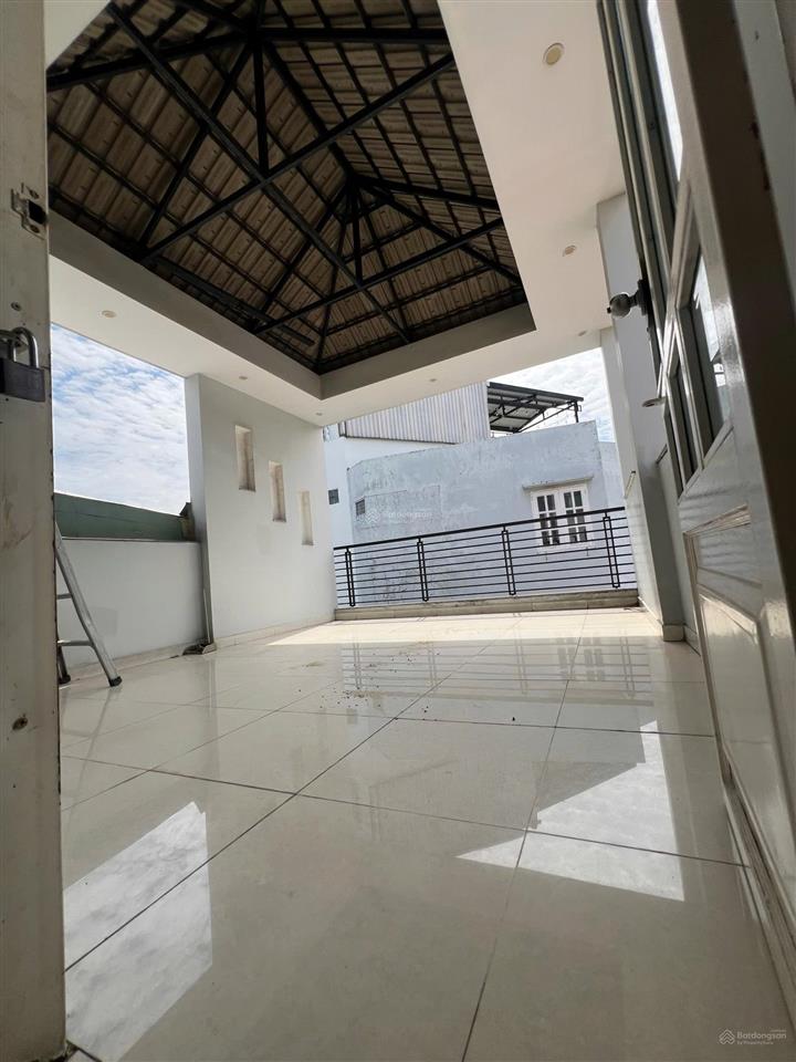Nhà hẻm đất thánh f6 tân bình, 4.4x17m, 74m2, 4 tầng, 5pn, 7.99 tỷ tl