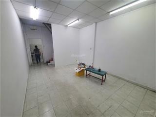 Nhà cmt8 phường 15 q10  sát cv lê thị riêng, 4x8m, 1 lầu, 2pn 2wc, giá 9tr