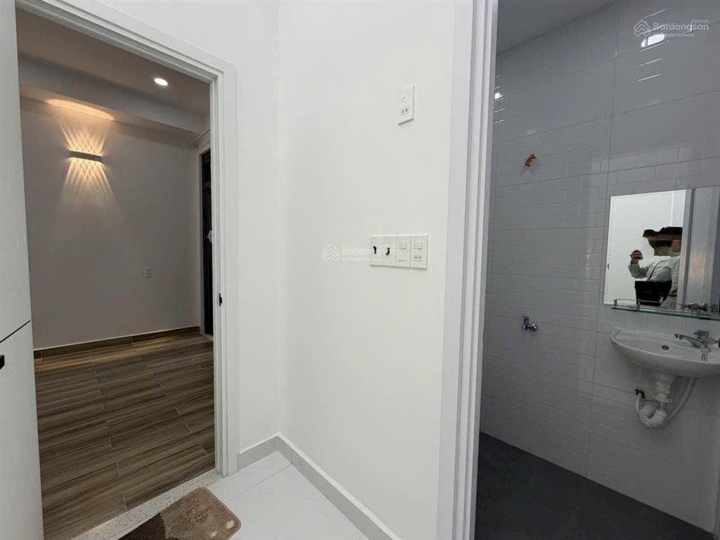 Nhà đường hồng lạc, 3.5x5.6m, xây mới full nội thất 2pn 2wc, giá 3.55 tỷ tl