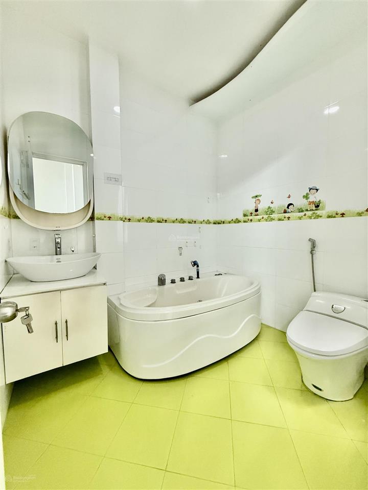 Nhà hxh bàn cờ p3 q3, 4.3x15m, 65m2, 5 tầng, 6pn 5wc