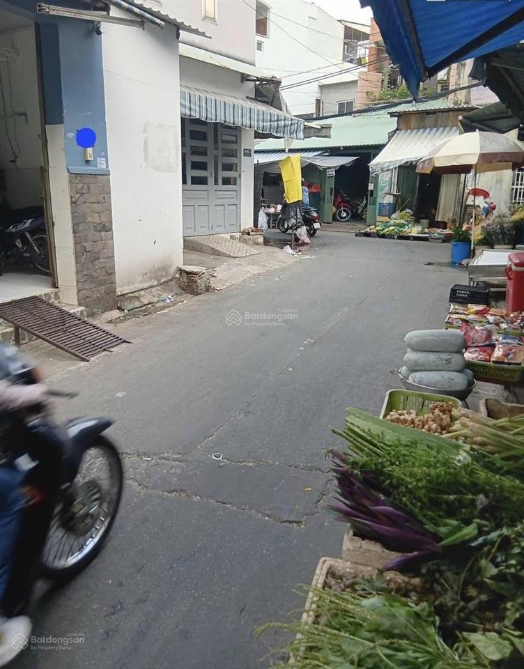 Nhà hxh trường chinh p14 tân bình, 9x15m, cấp 4 tiện xây mới hoặc tách 2 lô