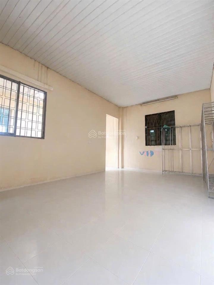 Nhà hxh lạc long quân p11 tân bình, 5x11m, 2 lầu st, 4pn giá 14tr