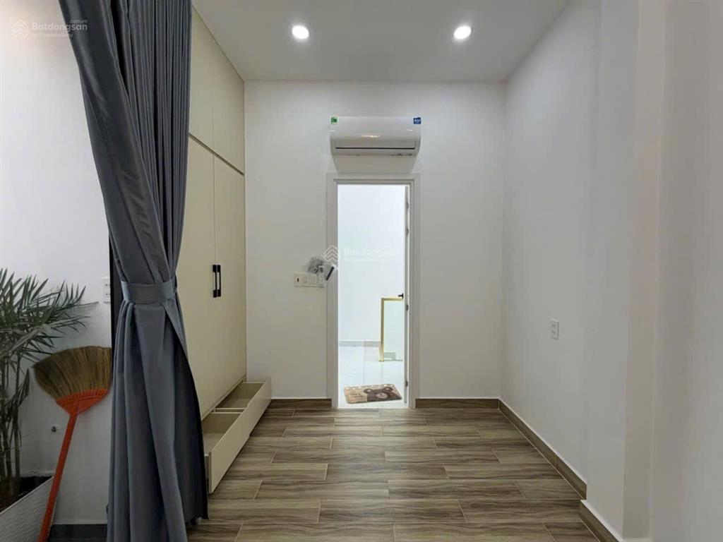 Nhà hẻm hồng lạc p10 tân bình, 3.5x6.5m, 1 lầu, 2pn 2wc 2 máy lạnh giá 8tr