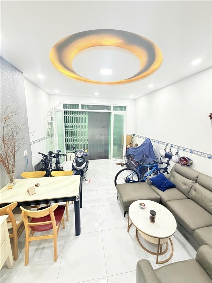 Nhà hẻm 737/đường lạc long quân tân bình, 4.3x10m, 2 tầng btct, 2pn 2wc giá 4.55 tỷ