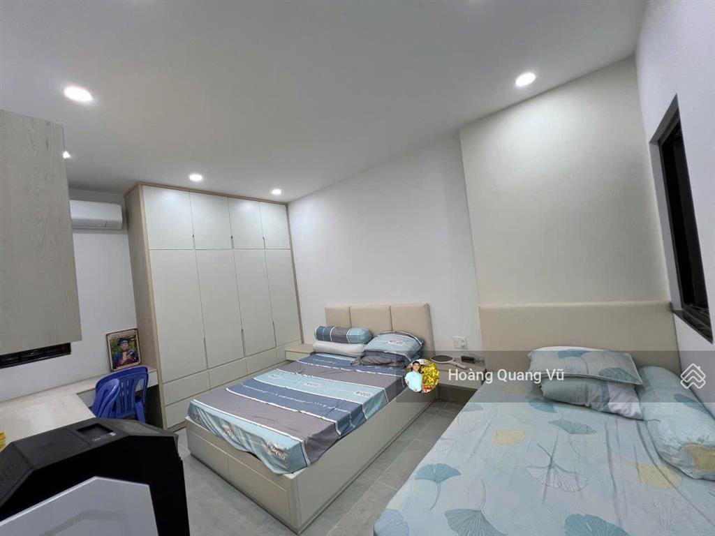 Mt đường số 2 khu bàu cát, p bảy hiền, 5x20m, 5 tầng, 5pn 5wc có thang máy, giá 35tr tl