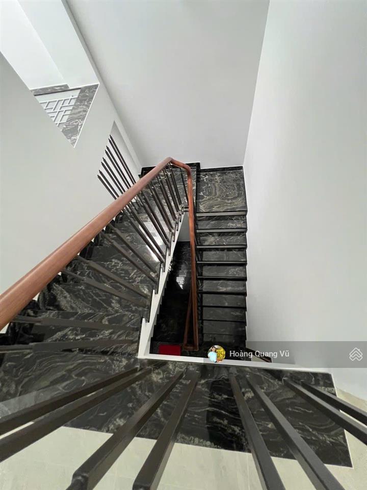 Mt đường số 2 khu bàu cát, p bảy hiền, 5x20m, 5 tầng, 5pn 5wc có thang máy, giá 35tr tl