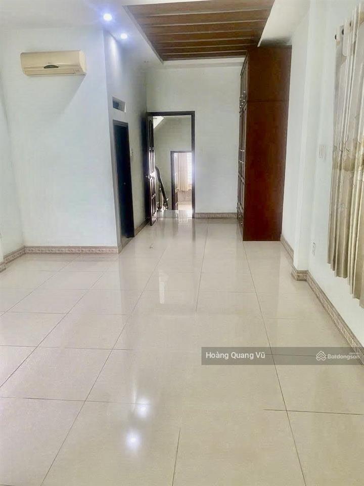Nhà hxh ni sư huỳnh liên p10 tân bình, 4x18m, 3 lầu, 4pn 6wc giá 18tr