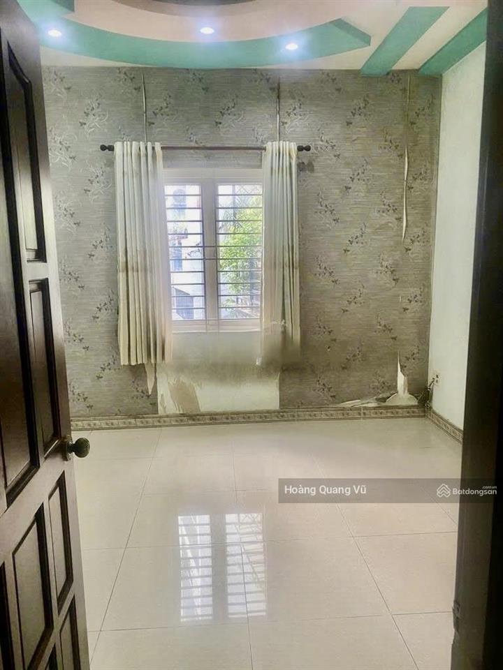 Nhà hxh ni sư huỳnh liên p10 tân bình, 4x18m, 3 lầu, 4pn 6wc giá 18tr