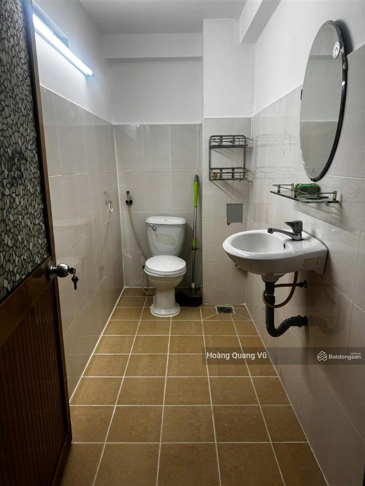 Nhà hxh đất thánh p6 tân bình, 4x15m, 3 lầu, 4pn 4wc giá 16tr