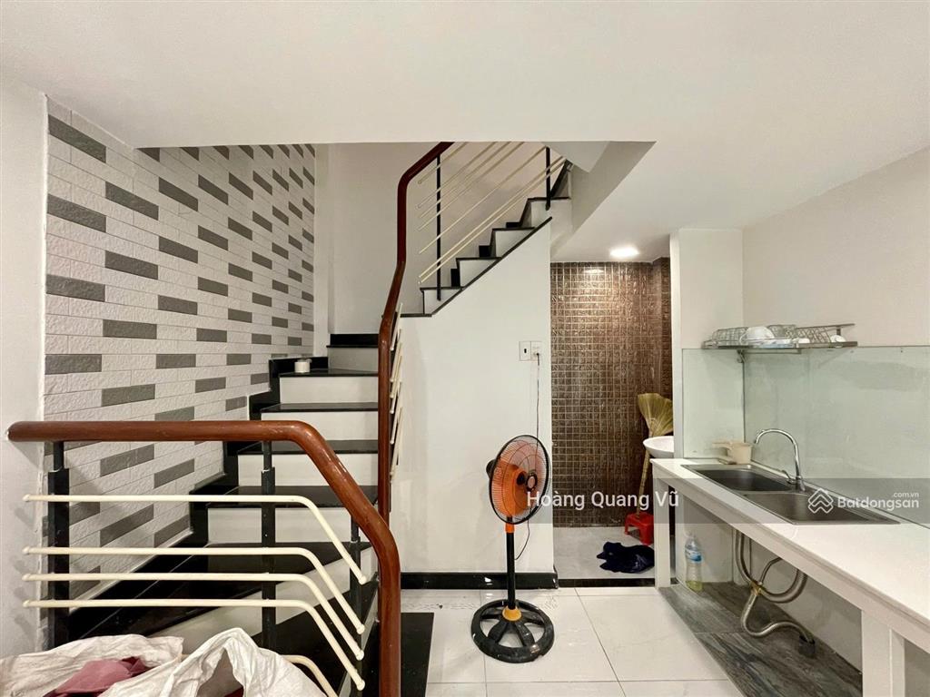 Nhà đường 3/2  hà hải nguyên, phường 2, quận 11, 3.6x15m, 4 tầng, 3pn 4wc giá 15.9tr