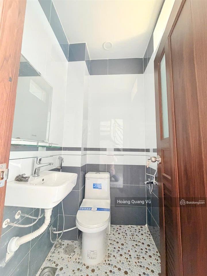 Hẻm 5m 958/lạc long quân, 4x7m, 2 lầu, 2pn 3wc giá 9.9tr/tháng