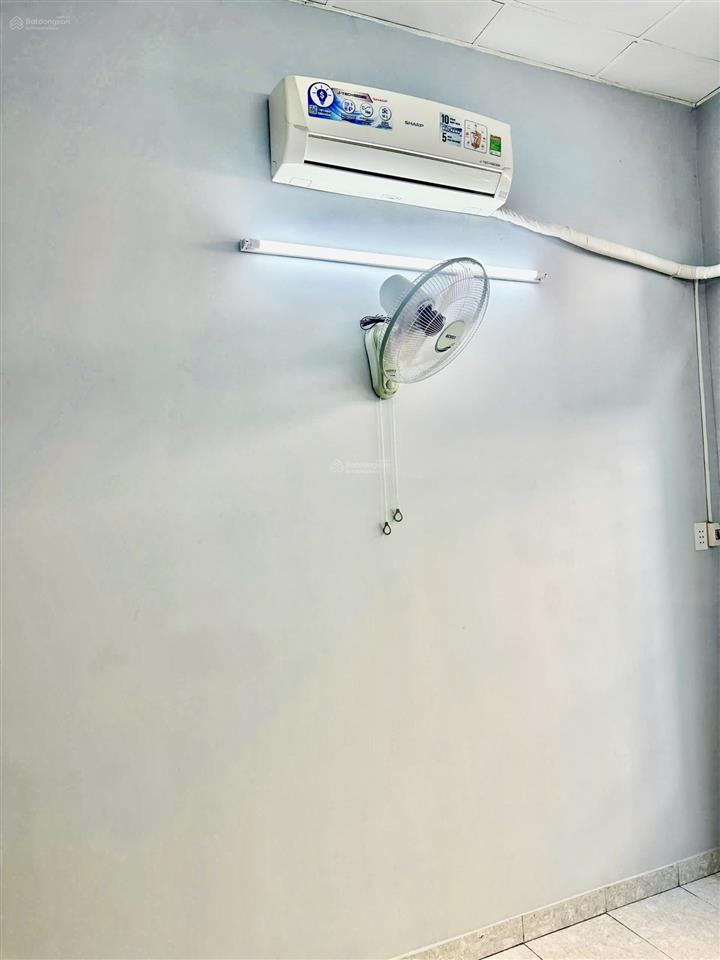 Hoàng văn thụ p4 tân bình, 3x8m, 1 lầu, 1pn 2wc có máy lạnh giá 8tr