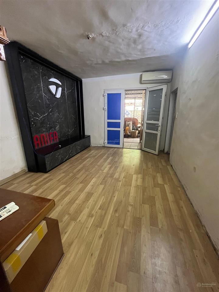 Cho thuê nhà tt tầng 2 có 2 pn giá 6 tr/tháng