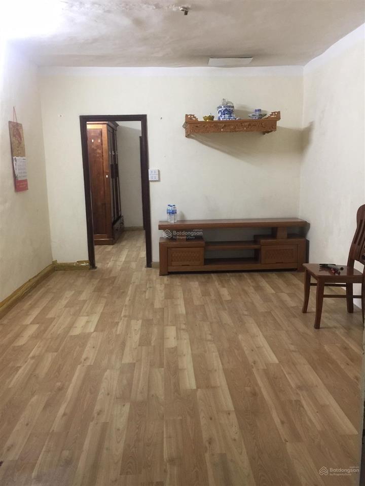 Bán căn hộ tập thể 70m2 tầng 2 mặt phố thái thịnh giá 4 tỷ