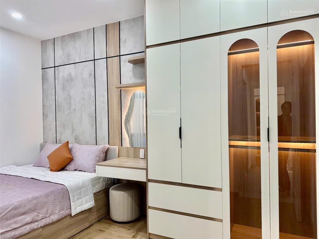 Bán ch sky garden 2,pmh, q7, dt 81 m2, 3pn, 2wc, full nội thất mới 100% . giá 6.5 tỷ. 0906 611 ***