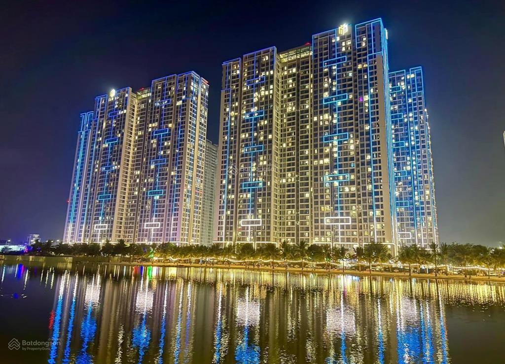 Nóng bỏng tay  bán gấp 2pn 54m2 4tỷ4 tầng trung, hướng mát, view bể bơi dự án mới bàn giao