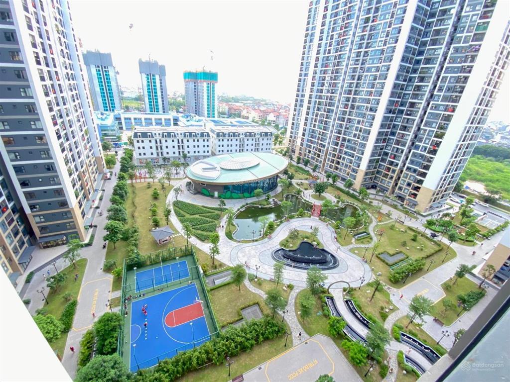 Nóng bỏng tay  bán gấp 2pn 54m2 4tỷ4 tầng trung, hướng mát, view bể bơi dự án mới bàn giao