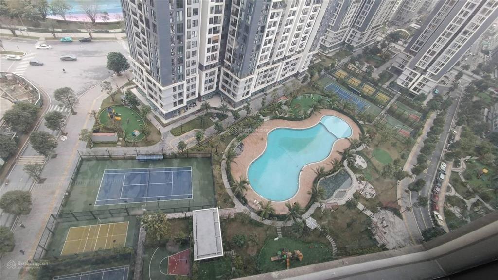 Nóng bỏng tay  bán gấp 2pn 54m2 4tỷ4 tầng trung, hướng mát, view bể bơi dự án mới bàn giao