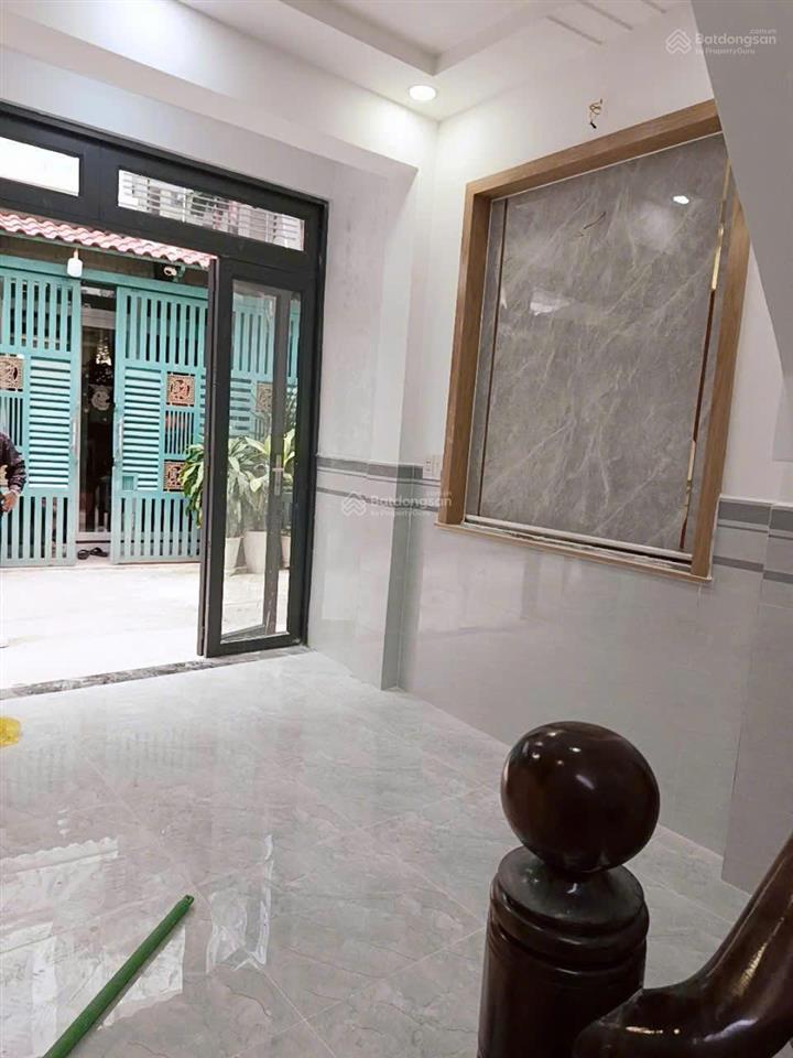 Nhà full thổ, mặt tiền hẻm 6m, 1 lầu 2 phòng có ban công, ở tch16. giá 1.568