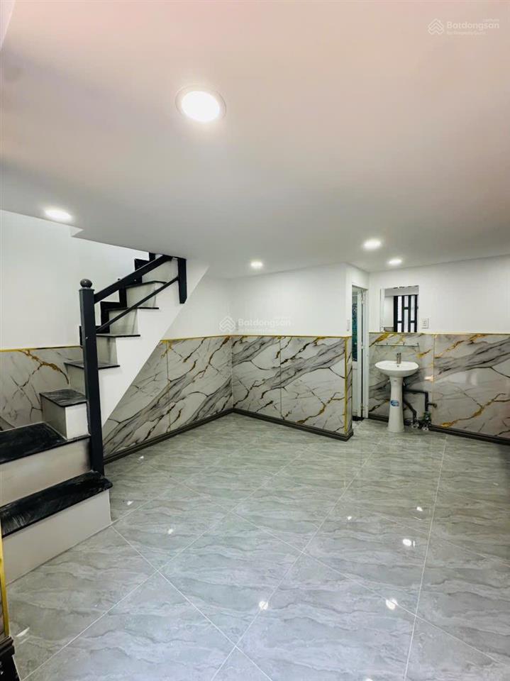 Nhà máy bia, mặt tiền rộng, ô tô đậu được mà chỉ 1.038 full thổ sử dụng 32m2