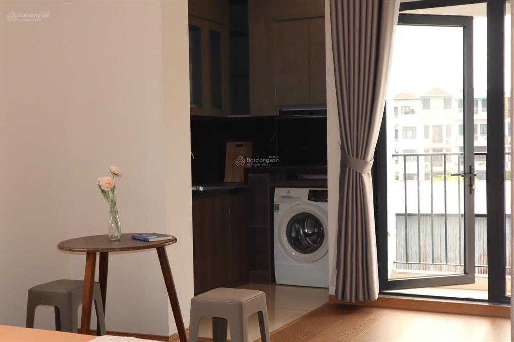 Chính chủ cho thuê căn hộ studio đủ đồ tại phố tân ấp, hồng hà